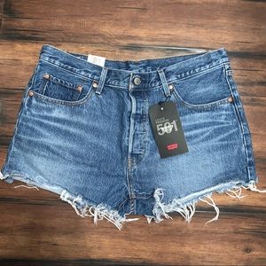 Levi’s Premium 501 mid rise shorts Size 32